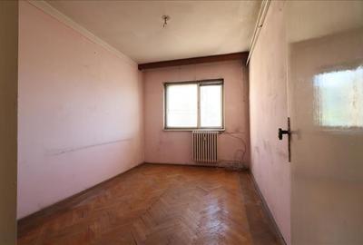 Apartament cu 3 camere, 2 bai, UMF CENTRU, decomandat, bloc din 1980 - 8