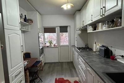 De vanzare apartament 4 camere si 2 bai, etaj 2, zona centrala, mobilat - 4