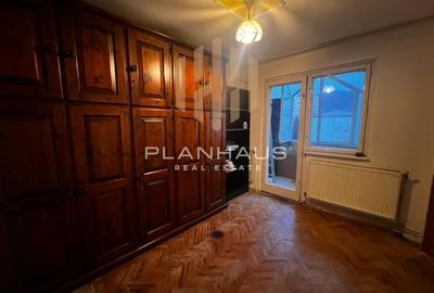 Apartament cu 3 camere semidecomandat în Decebal