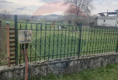 Teren de 1745 mp, în Crăciunești - 1