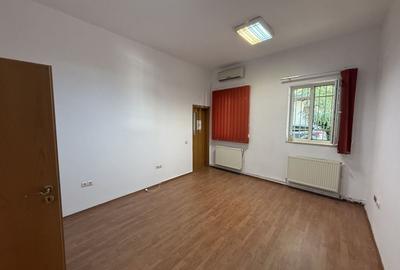 Apartament 3 camere decomandat in vila - 2