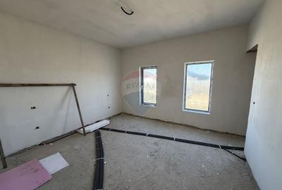 Casă cu 4 camere cu Teren 470 Mp în Câmpineanca - 14