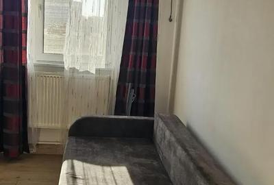 Garsonieră decomandată în Poarta 6 - 2