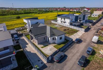 Casă individuală cu 8 camere decomandat cu Canalizare în Domnești - 21