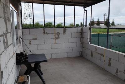Casă cu 3 camere cu Teren 500 Mp în Central - 2