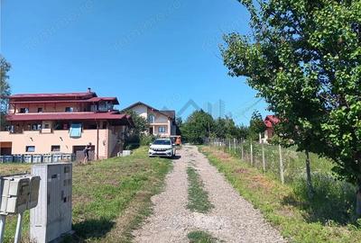 Cartier Visoianu TEREN 1000mp intravilan utilitatile trase si cabanuta ZONA EXCELENTA - 4