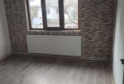 Vand apartament cu 2 camere in Rovinari - 2