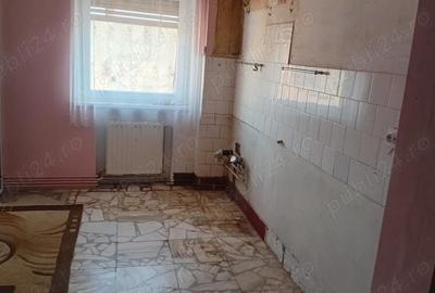 Apartament cu 2 camere semidecomandat, mobilat în UTA - 2