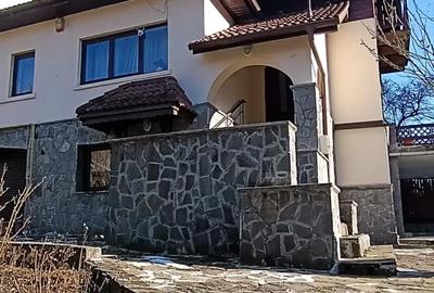 Casă cu 5 camere în Poiana - 15