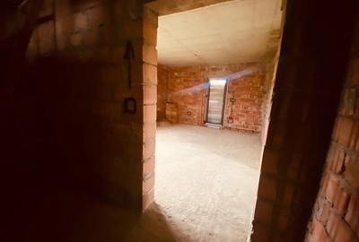 Vand vila la ro?u la 4 km de Roman - 3