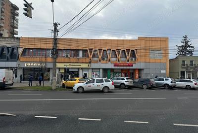 Spațiu comercial, de 1,050 mp, în Central - 4
