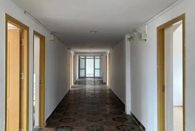 Spațiu comercial, de 1,000 mp, în Central - 2