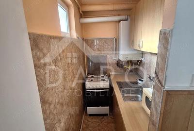 Apartament cu 2 camere decomandat în Rovinari - 3
