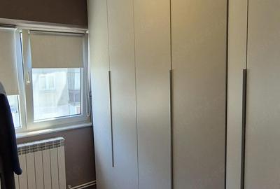 Apartament cu 4 camere decomandat în CET - 13