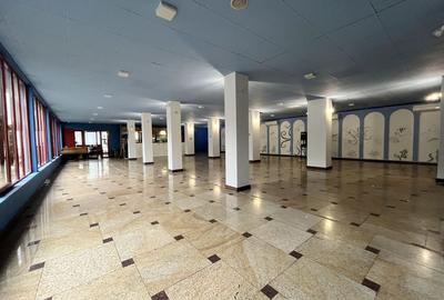 Restaurant - Capacitate 200 -250 locuri - Complet Echipat - 1