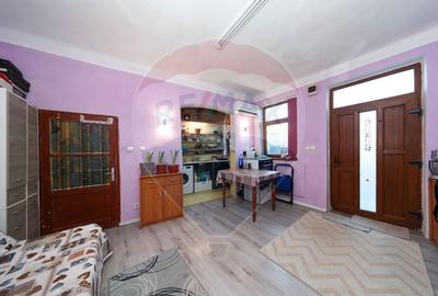2 case cu curte proprie - locatie centrala - 6