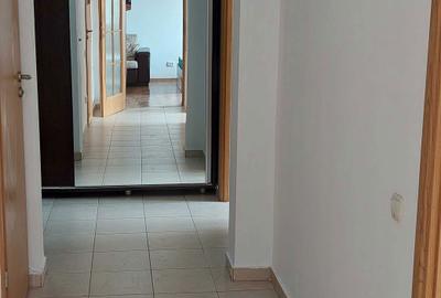 Apartament cu 2 camere decomandat în Tei