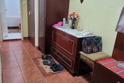 Apartament cu 2 camere decomandat în Intim - 2