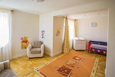 FILM ! Pe armonia a 1.100 mp teren/ gradina, Vila galanta,cu 3 apartamente disti FILM ! Pe armonia a 1.100 mp teren/ gradina, Vila galanta,cu 3 apartamente disti - 12