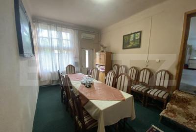 Casa de vanzare, spatiu comercial in suprafata 220 mp, in l - 7