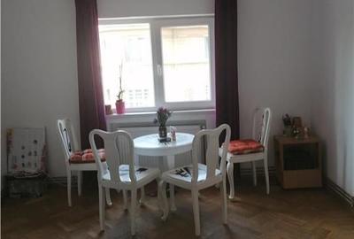 Apartament cu 3 camere semidecomandat în Central - 2