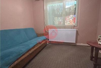 Apartament cu 3 camere decomandat în Năvodari