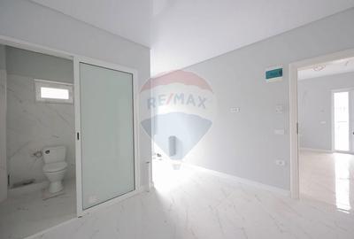 Casă cu 18 camere cu Teren 1859 Mp în Sânmartin - 6