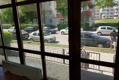 Spațiu comercial, de 80 mp, în Traian - 5