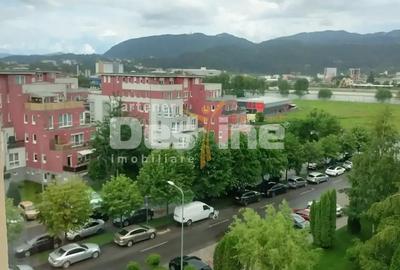 Apartament cu 3 camere decomandat, mobilat în Avantgarden