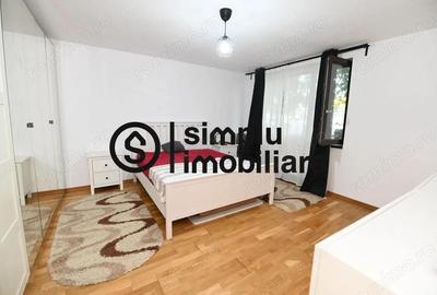 Apartament cu 3 camere semidecomandat în Rovine