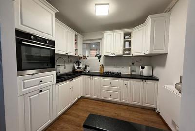 Apartament cu 3 camere decomandat, mobilat în Cornișa - 1
