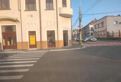 Spațiu comercial, de 80 mp, în Central - 9