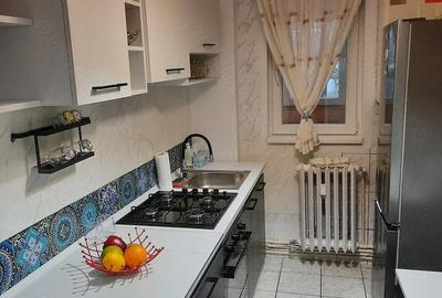 Apartament cu 2 camere semidecomandat, mobilat în Central