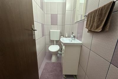 Mobilat și utilat cu 2 băi in bloc anvelopat la etajul 3 - 4
