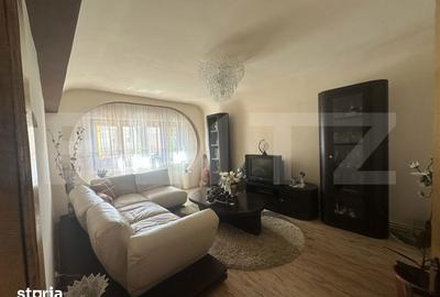 Apartament cu 4 camere în Central - 1
