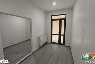 Casă cu 5 camere cu Teren 700 Mp în Piața Centrală - 9