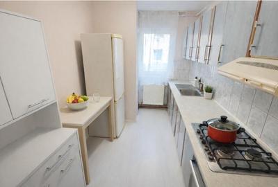 Apartament 3 camere Zona Astra, etaj 1 - 3