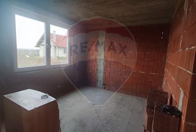 De vanzare casa cu etaj 4 camere, la rosu iesire Les langa padure - 5