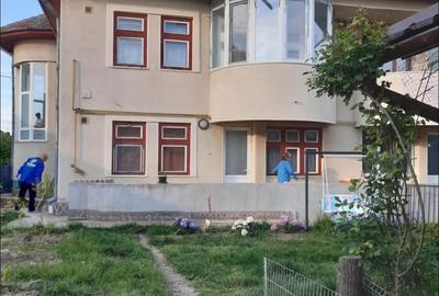 Casă cu 2 camere în Central