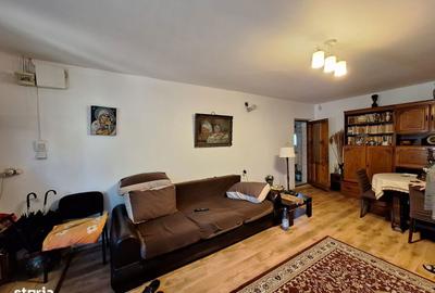 Casă cu 6 camere cu Teren 1000 Mp în Frumușani - 11