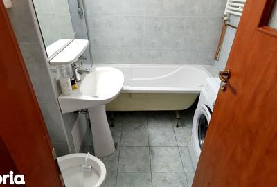 Apartament cu 2 camere decomandat în Tractorul - 7