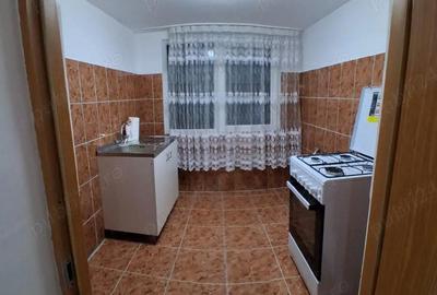Apartament cu 3 camere decomandat în Fălticeni - 2
