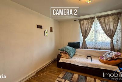 Casă cu 4 camere cu Teren 700 Mp în Petros - 11