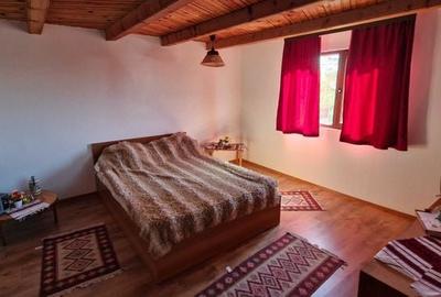 Casă cu 3 camere cu Teren 200 Mp în Bărbătești