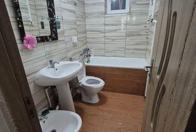 Apartament cu 3 camere semidecomandat în George Enescu - 1