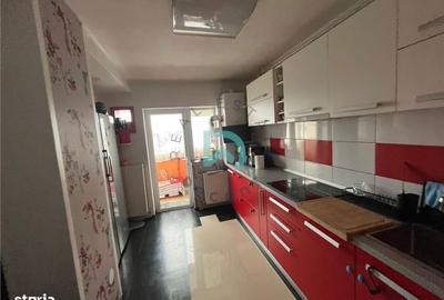 Apartament cu 3 camere decomandat, mobilat în Tractorul - 19