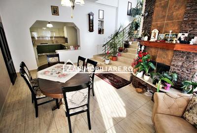 Casă individuală cu 8 camere în Sântana de Mureș