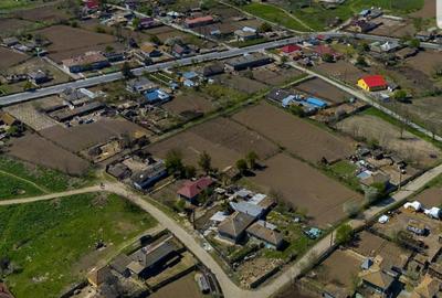 Teren de 2200 mp, în Sarinasuf - 2