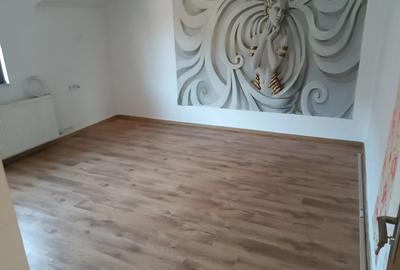 Casă cu 6 camere în Central - 1