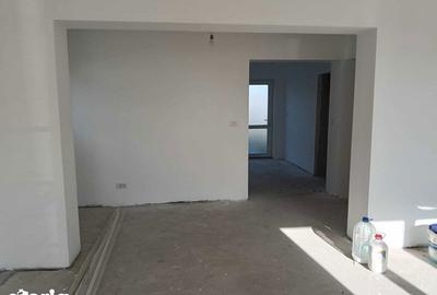 Casă cu 5 camere cu Teren 800 Mp în Remetea Mare - 4